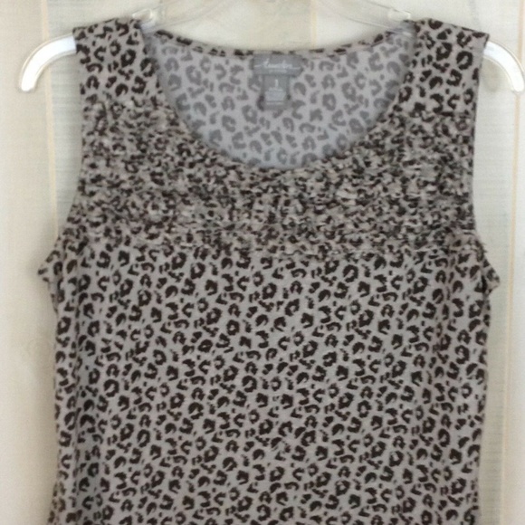 Chico's Travelers Sz. 1 Animal Print Top - M - Picture 2 of 7